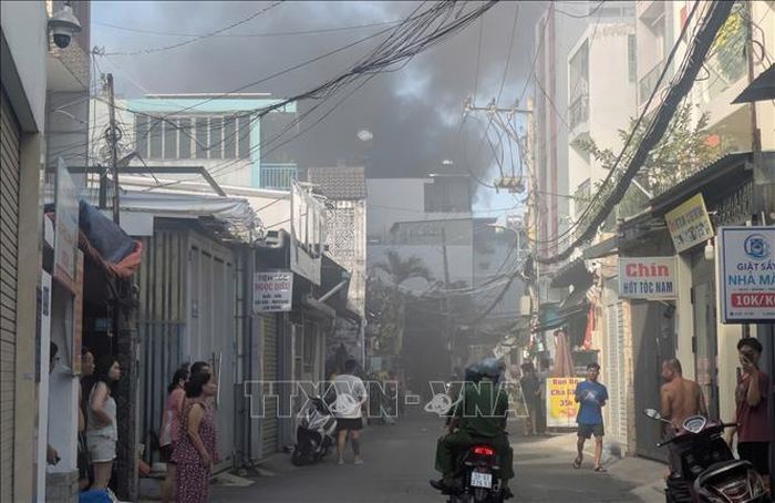 Hiện trường vụ cháy tại phường Gò Vấp, TP Hồ Chí Minh, sáng 21/7/2026. Ảnh: TTXVN phát