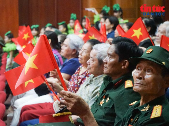 Các bộ phim được trình chiếu miễn phí, phục vụ cán bộ, chiến sĩ, thương binh, bệnh binh, thân nhân liệt sĩ, đoàn viên, thanh niên, học sinh, sinh viên và đông đảo công chúng.
