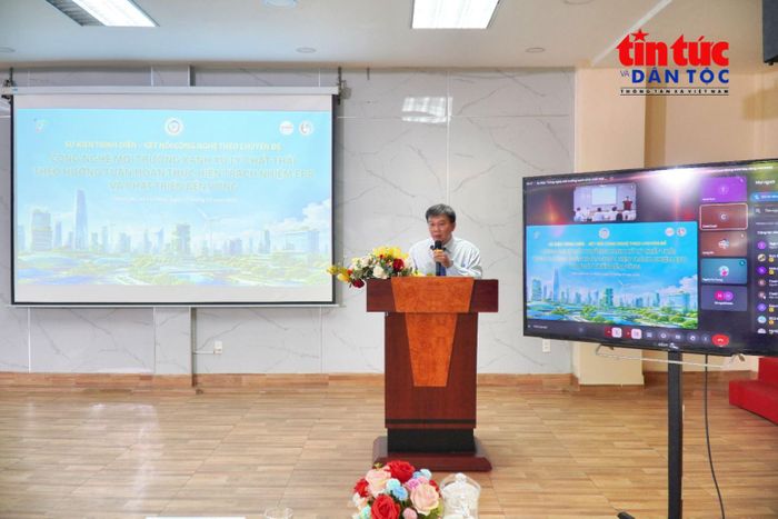 PGS.TS Lê Hoàng Nghiêm, Phó Hiệu trưởng Trường Đại học Tài nguyên và Môi trường TP Hồ Chí Minh, phát biểu tại sự kiện.