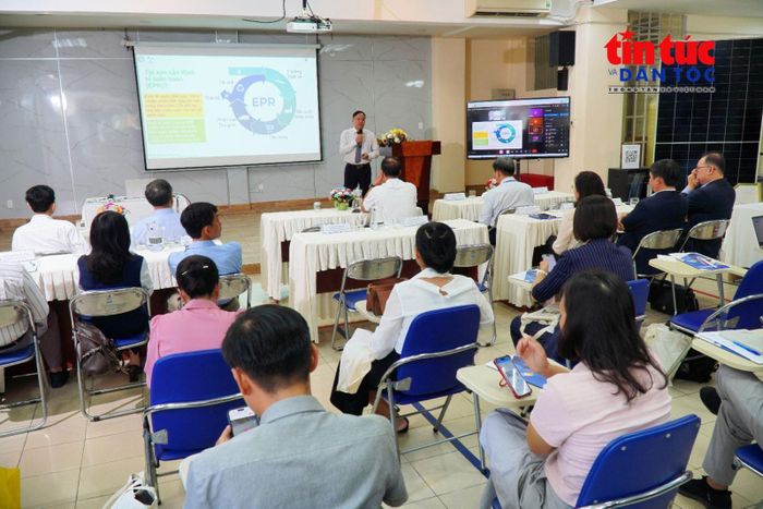 TS Thái Phương Vũ, Phó Trưởng khoa Môi trường, Trường Đại học Tài nguyên và Môi trường TP Hồ Chí Minh, chia sẻ về trách nhiệm mở rộng của nhà sản xuất (EPR).