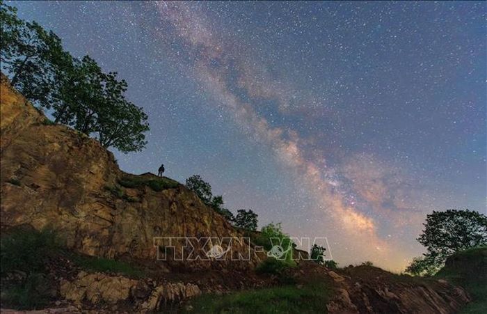 Dải Ngân Hà trên bầu trời nhìn từ Phú Cẩm, tỉnh Hắc Long Giang, Trung Quốc, ngày 20/7/2026. Ảnh: THX/TTXVN phát
