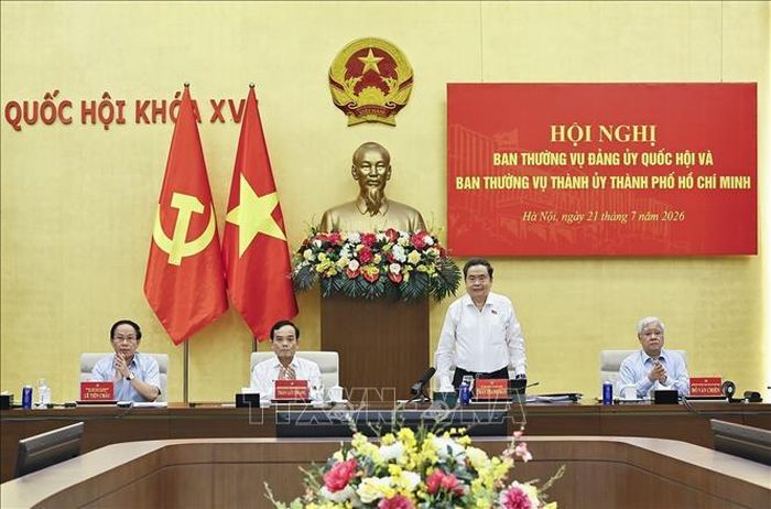 Chủ tịch Quốc hội Trần Thanh Mẫn chủ trì Hội nghị Ban Thường vụ Đảng ủy Quốc hội và Ban Thường vụ Thành ủy Thành phố Hồ Chí Minh. Ảnh: Doãn Tấn/TTXVN
