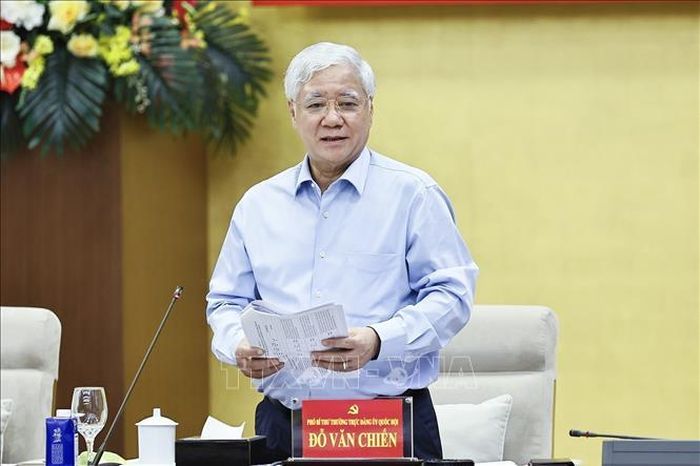 Ủy viên Bộ Chính trị, Phó Bí thư Thường trực Đảng ủy Quốc hội, Phó Chủ tịch Thường trực Quốc hội Đỗ Văn Chiến phát biểu. Ảnh: Doãn Tấn/TTXVN