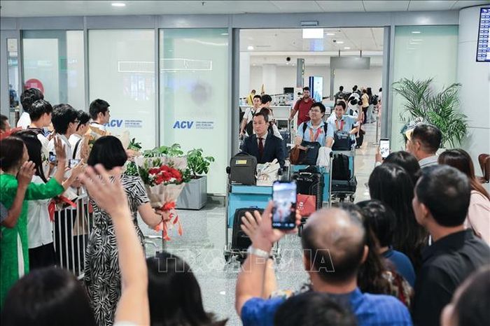 Đoàn Việt Nam trở về sau Kỳ thi Olympic Toán học Quốc tế (IMO) 2026, tổ chức tại thành phố Thượng Hải (Trung Quốc). Ảnh: Lê Đông/TTXVN
