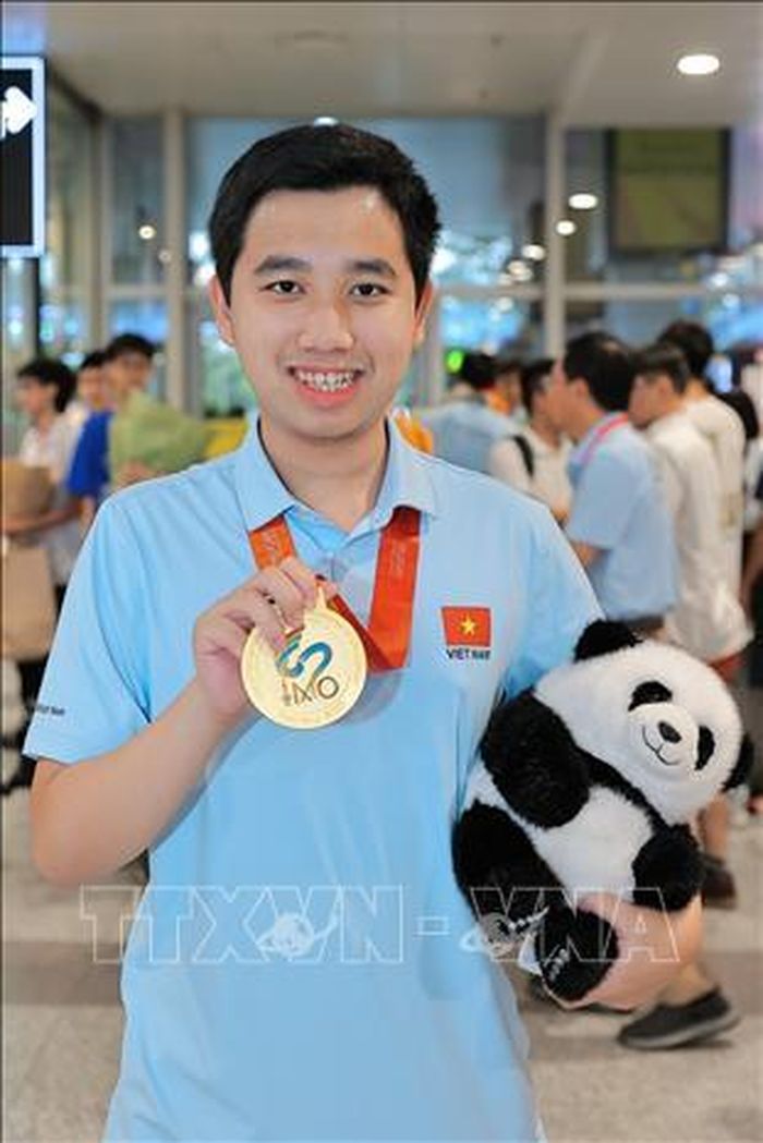 Học sinh Nguyễn Lê Nhật Nam (lớp 12, THPT chuyên Đại học Sư phạm Hà Nội) giành huy chương Vàng Olympic Toán quốc tế năm 2026. Ảnh: Lê Đông/TTXVN