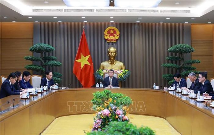 Thủ tướng Lê Minh Hưng điện đàm với Thủ tướng Canada Mark Carney. Ảnh: Dương Giang/TTXVN
