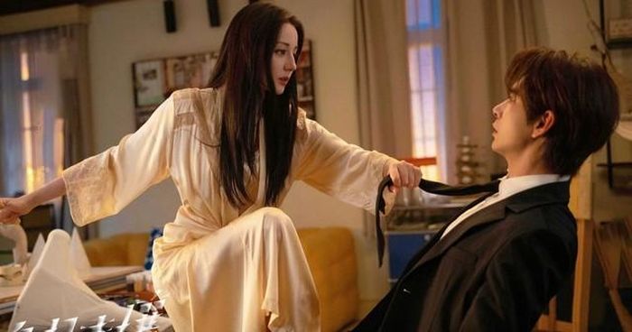 Trần Tinh Húc và Địch Lệ Nhiệt Ba trong Kiêu khởi thanh nhương.