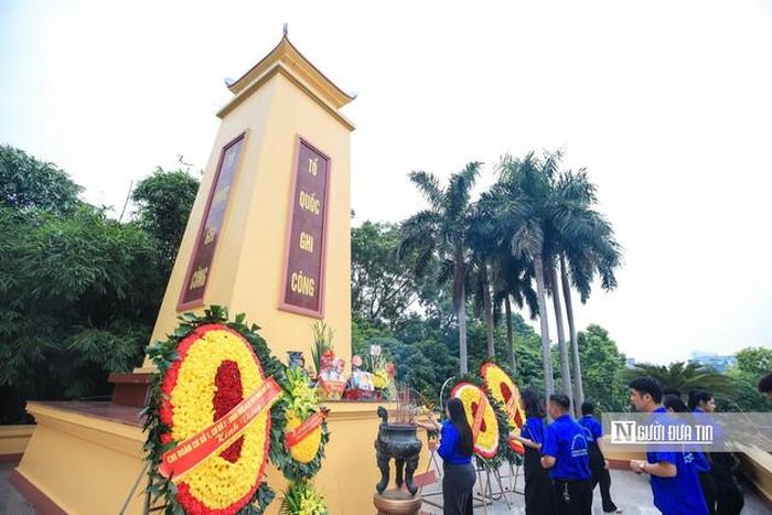 Hoạt động dâng hương tưởng niệm các anh hùng liệt sĩ là hoạt động sinh hoạt thường niên của tuổi trẻ cơ quan Trung ương Hội Luật gia Việt Nam.