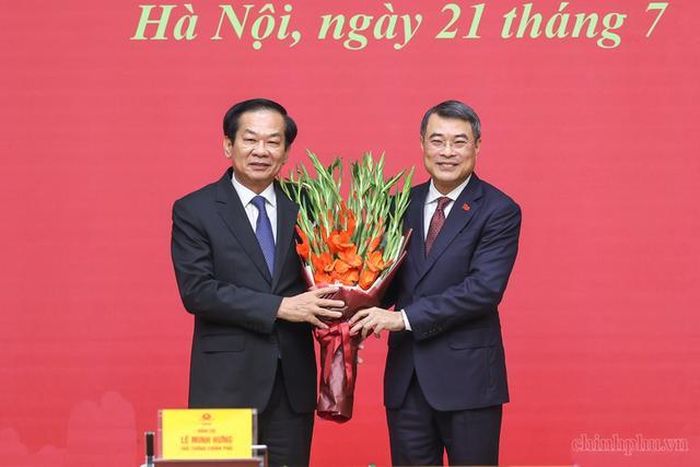 Thủ tướng cũng ghi nhận, biểu dương, đánh giá cao những nỗ lực và sự đóng góp của ông Đỗ Thanh Bình trên cương vị Bộ trưởng Bộ Nội vụ thời gian qua. (Ảnh: VGP)