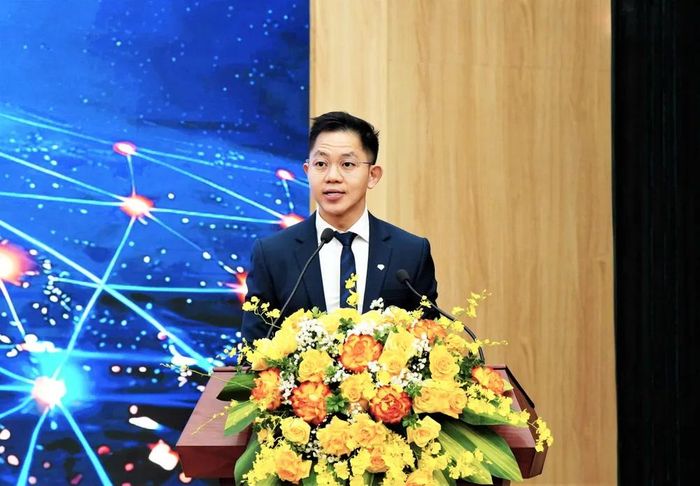 Ông Aaron Chua phát biểu. Ảnh: UBCKNN