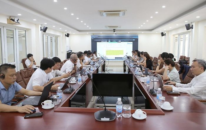 Buổi làm việc của EVNNPT với ADB họp tổng kết đoàn công tác khảo sát thực địa tại các dự án truyền tải điện được tài trợ vốn vay ODA. Ảnh: EVNNPT