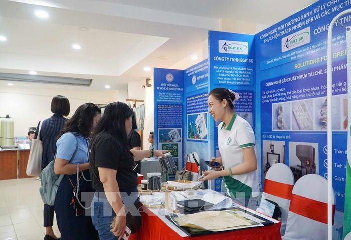 Kết nối các đơn vị nghiên cứu, doanh nghiệp và tổ chức có nhu cầu tìm kiếm, chuyển giao công nghệ. Ảnh: Thu Hoài - TTXVN