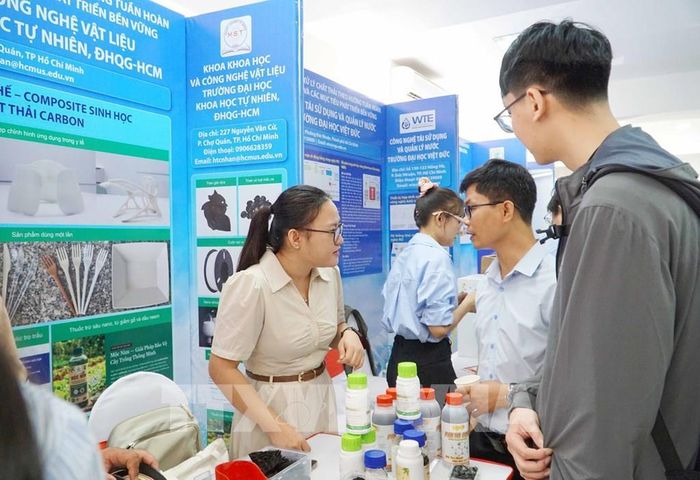 Kết nối các đơn vị nghiên cứu, doanh nghiệp và tổ chức có nhu cầu tìm kiếm, chuyển giao công nghệ. Ảnh: Thu Hoài - TTXVN