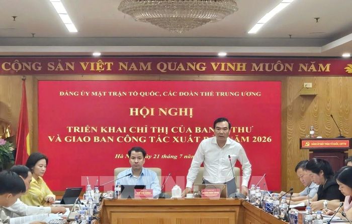 Đại diện Đảng ủy MTTQ, các đoàn thể Trung ương phát biểu tại hội nghị. Ảnh: Phúc Hằng - TTXVN