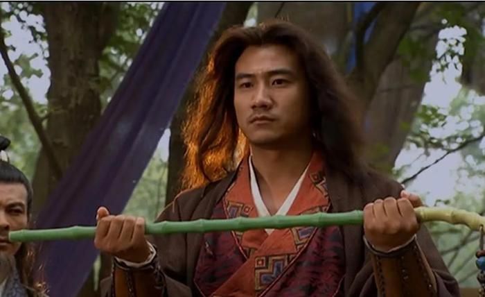 Giáng Long Thập Bát Chưởng là tuyệt kỹ trấn phái của Cái Bang, gắn liền với những cao thủ lừng danh như Kiều Phong và Quách Tĩnh.