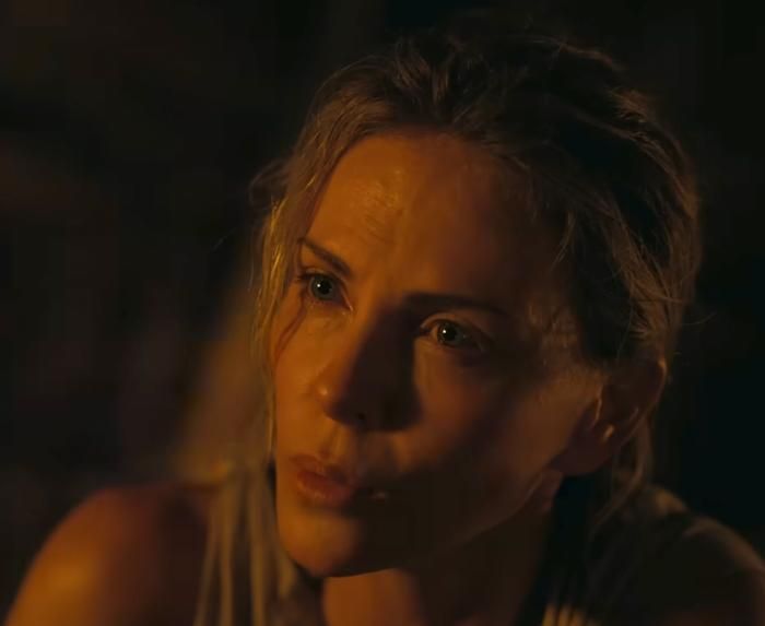Charlize Theron vẫn sở hữu sức hút màn ảnh mạnh mẽ, nhưng vai Calypso lại quá hạn chế. Ảnh: NSX