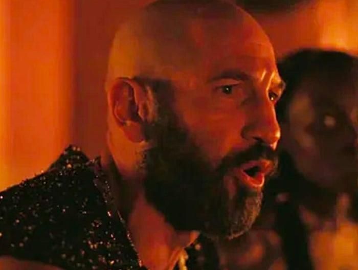 Dù sở hữu ngoại hình mạnh mẽ, Jon Bernthal vẫn mang đến cảm giác đang đóng chính mình thay vì một vị vua Sparta. Ảnh: NSX