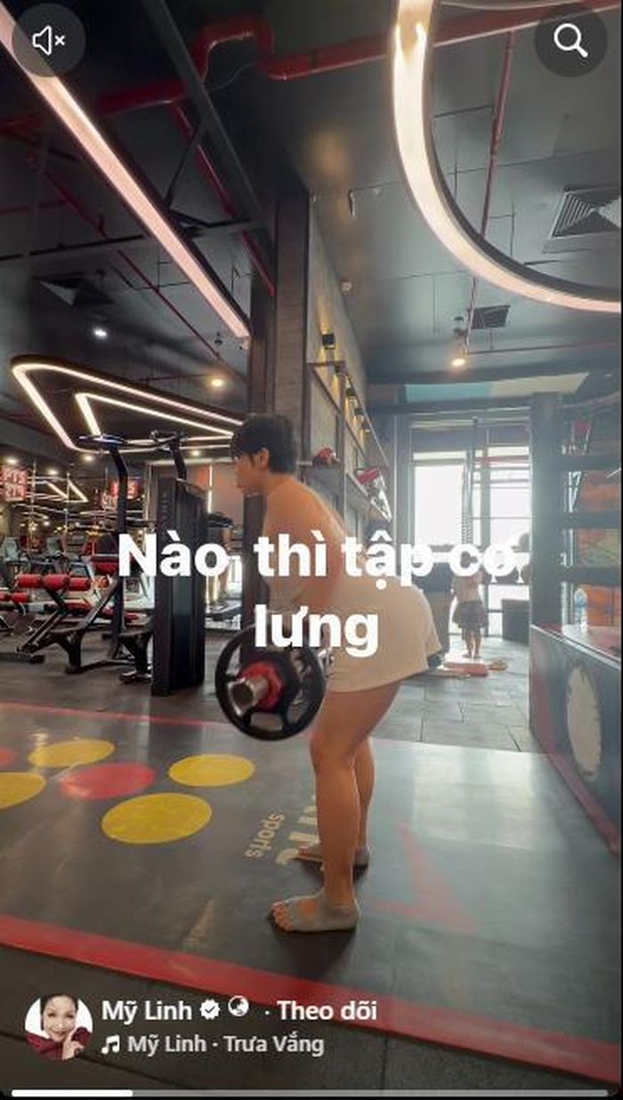 Diva Mỹ Linh chăm chỉ tập hình thể.