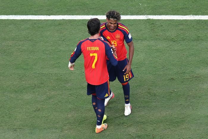 Yamal đã vô địch thế ở tuổi 19. Ảnh: FIFA