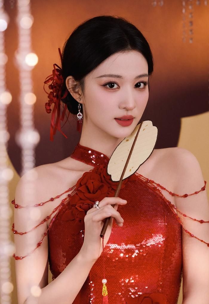 Vương Sở Nhiên hiện đang là một trong những gương mặt nhận được nhiều sự quan tâm từ khán giả trên màn ảnh nhỏ.