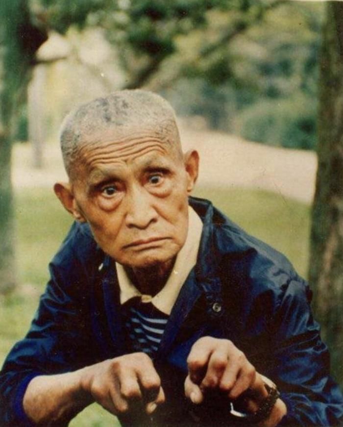 Sau thành công tại kỳ khảo hạch võ thuật toàn quốc, Vạn Lại Thanh dành nhiều năm giảng dạy và nghiên cứu võ học.