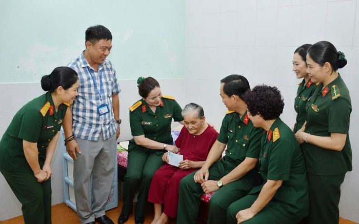 Khoảnh khắc ấm áp tại Trung tâm Nuôi dưỡng, điều dưỡng người có công tỉnh Quảng Ngãi