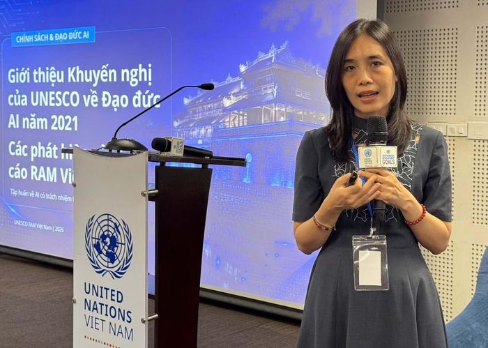 GS-TS. Huỳnh Thị Thanh Bình khuyến nghị cần hoàn thiện khung pháp lý và chính sách đạo đức AI.