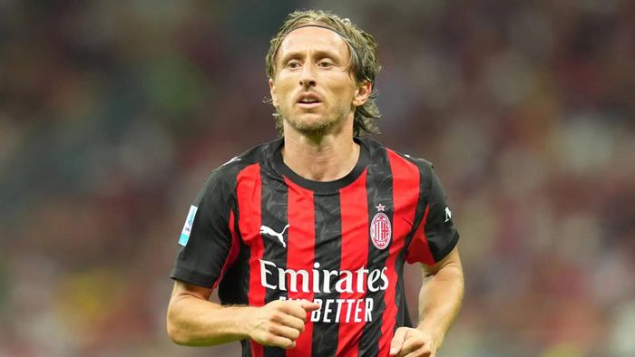 Modric trong màu áo AC Milan. Ảnh: Getty