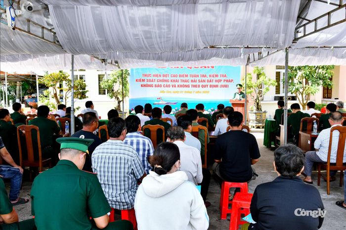 Quang cảnh lễ ra quân.