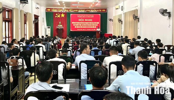 Quang cảnh buổi tập huấn.