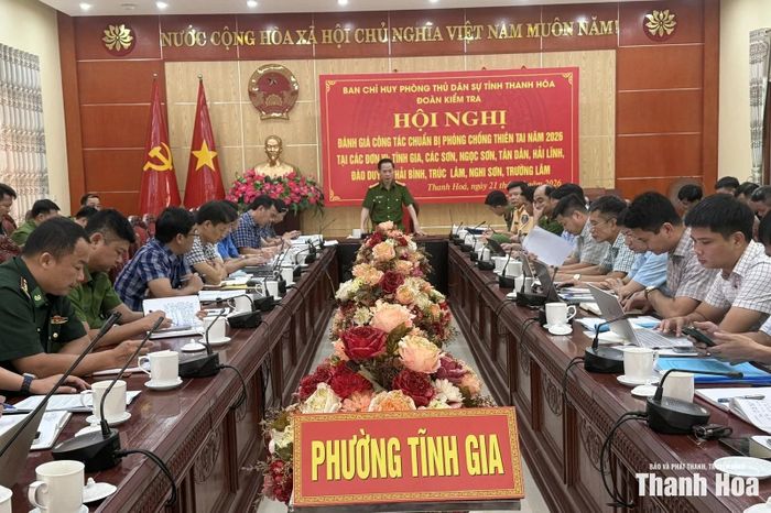 Đoàn công tác làm việc với 10 xã, phường.