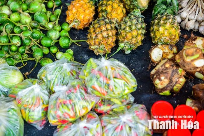 Theo các tiểu thương, việc đưa Không gian văn hóa ẩm thực Mường Xia vào hoạt động đã tạo điều kiện thuận lợi cho kinh doanh, đồng thời giúp các món ăn, sản vật địa phương đến gần hơn với du khách. Những giá trị văn hóa vốn gắn với đời sống thường nhật nay trở thành sản phẩm du lịch, mở thêm cơ hội sinh kế cho người dân vùng biên.