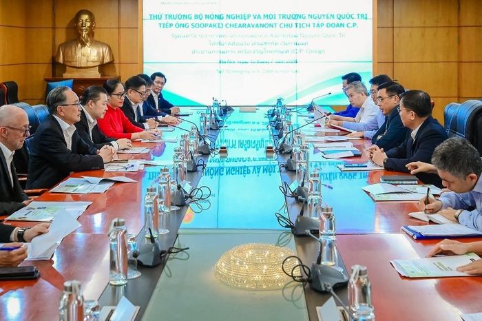 Đoàn lãnh đạo Tập đoàn C.P. làm việc với Thứ trưởng Bộ Nông nghiệp và Môi trường Nguyễn Quốc Trị tại Hà Nội ngày 10/7/2026. Ảnh: Tùng Đinh.