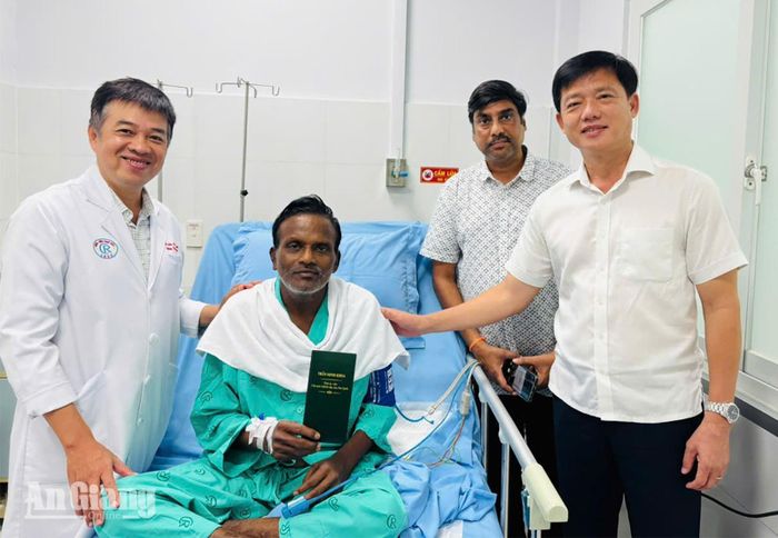 Sau 8 ngày được điều trị tích cực tại Bệnh viện Chợ Rẫy, nạn nhân bị thương nặng nhất trong vụ lật ca-nô trên vùng biển Phú Quốc đã qua cơn nguy kịch.