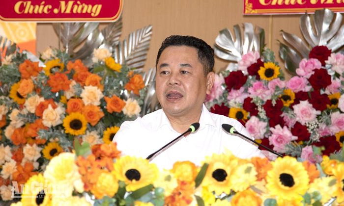Phó Thống đốc Ngân hàng Nhà nước Việt Nam Nguyễn Ngọc Cảnh phát biểu giao nhiệm vụ cho tân Giám đốc Ngân hàng Nhà nước chi nhánh Khu vực 15.