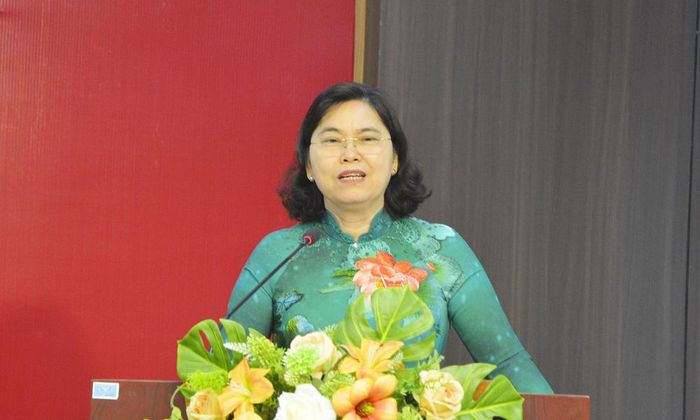 Đồng chí Trần Thị Hằng phát biểu chỉ đạo tại kỳ họp.