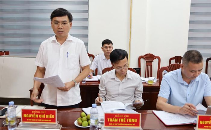 Lãnh đạo xã Bố Hạ phát biểu tại buổi kiểm tra, giám sát.