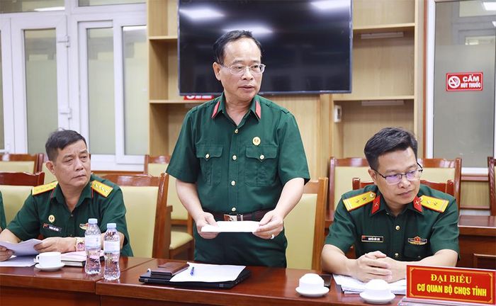 Đồng chí Nguyễn Ngọc Minh, Phó Bí thư Đảng ủy UBND tỉnh, Chủ tịch Hội Cựu chiến binh Các cơ quan UBND tỉnh phát biểu nêu ý kiến về những khó khăn khi thực hiện Điều lệ Hội Cựu chiến binh Việt Nam.