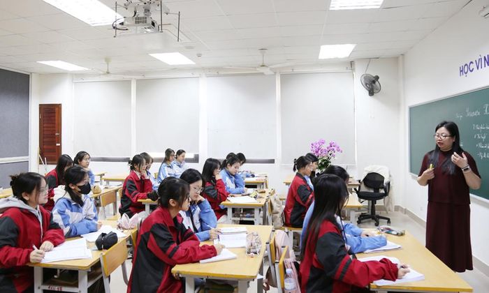 Buổi ôn thi học sinh giỏi quốc gia năm học 2025-2026 của đội tuyển môn Ngữ văn.