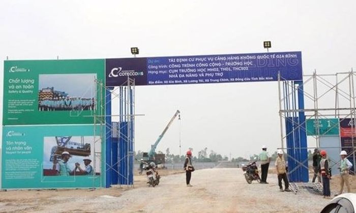 Cảng hàng không quốc tế Gia Bình đang được triển khai đồng bộ nhiều hạng mục; tỉnh Bắc Ninh yêu cầu đẩy nhanh tiến độ các khu tái định cư để sớm ổn định đời sống người dân.