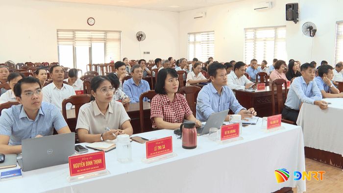 Các đại biểu tham dự lớp bồi dưỡng. Ảnh: VĂN HẢI