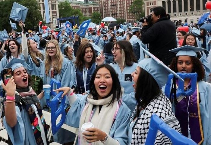 Sinh viên tham dự lễ tốt nghiệp của Đại học Columbia (Mỹ). Ảnh: Reuters