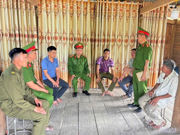 Công an xã Mường Pồn tuyên truyền, nâng cao nhận thức, trách nhiệm của người dân trong phòng, chống ma túy.