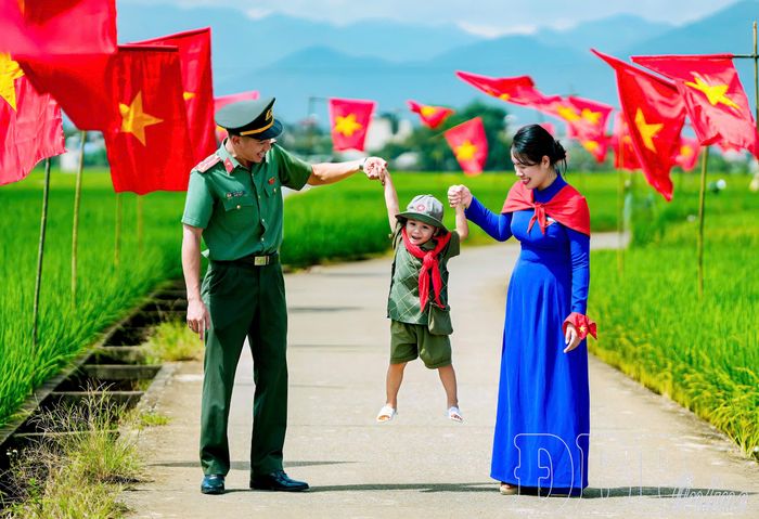 Niềm tự hào về lịch sử dân tộc được tiếp nối bằng tình yêu quê hương, ý thức trách nhiệm và khát vọng cống hiến từ thế hệ hôm nay đến thế hệ mai sau.