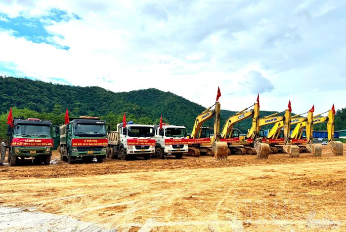 Công khai các thủ tục, đất đai, quy hoạch... nhằm cải thiện môi trường đầu tư kinh doanh. Trong ảnh: Công ty Cổ phần Môi trường Điện Biên khởi công dự án Nhà máy xử lý rác thải tỉnh Điện Biên.
