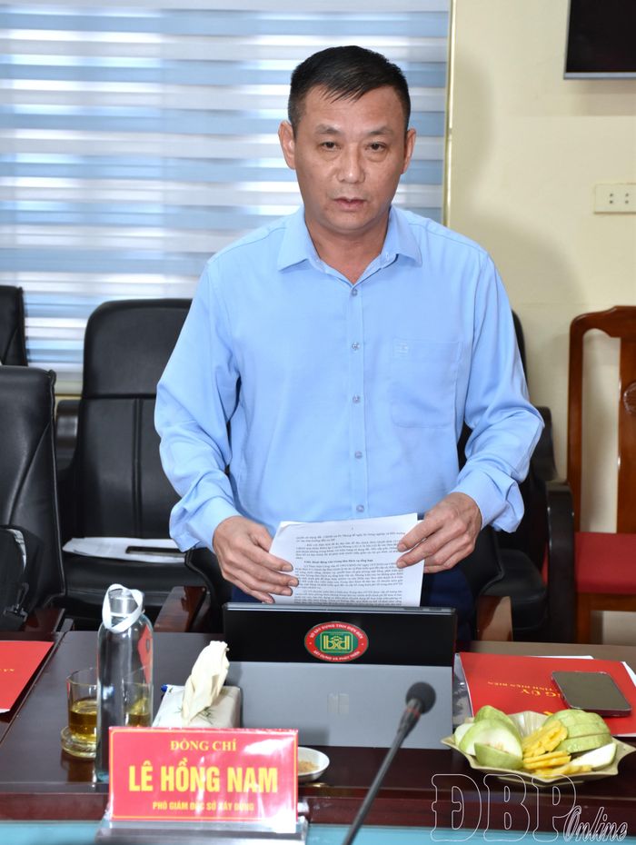 Lãnh đạo Sở Xây dựng tham gia ý kiến tại buổi làm việc với xã Pú Nhung, Mường Mùn.