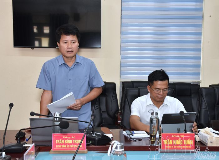 Lãnh đạo xã Pú Nhung tham gia ý kiến tại buổi làm việc.