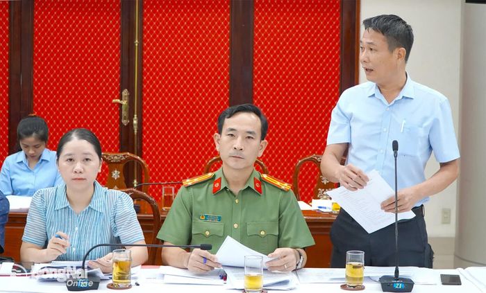 Đại diện lãnh đạo cơ quan, đơn vị tham gia phát biểu, đóng góp ý kiến tại buổi làm việc. Ảnh: An Nhơn