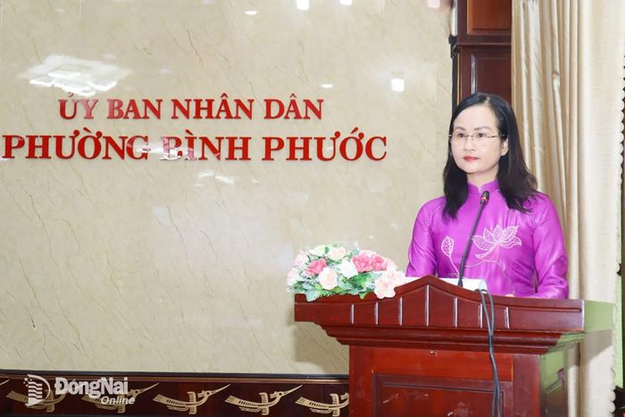 Ủy viên Ban Thường vụ Thành ủy, Bí thư Đảng ủy, Chủ tịch HĐND phường Bình Phước Giang Thị Phương Hạnh phát biểu bế mạc kỳ họp. Ảnh: Nhã Trâm