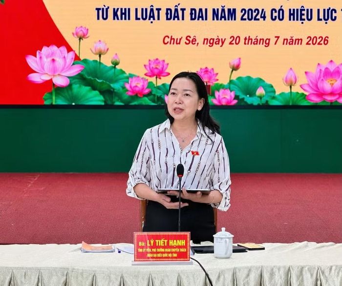 Phó Trưởng đoàn chuyên trách Đoàn ĐBQH tỉnh Lý Tiết Hạnh phát biểu tại buổi khảo sát. Ảnh: Hà Duy